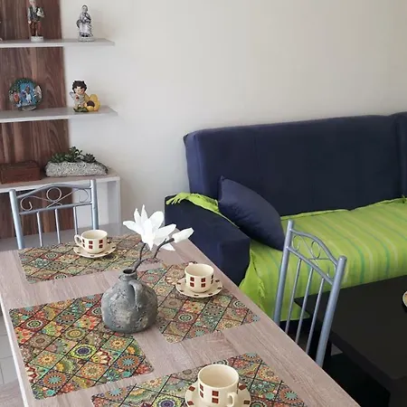 Апартаменты Cozy By The Sea *